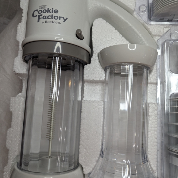 BonJour Cookie Factory 39 piece NIB - Picture 9 of 9